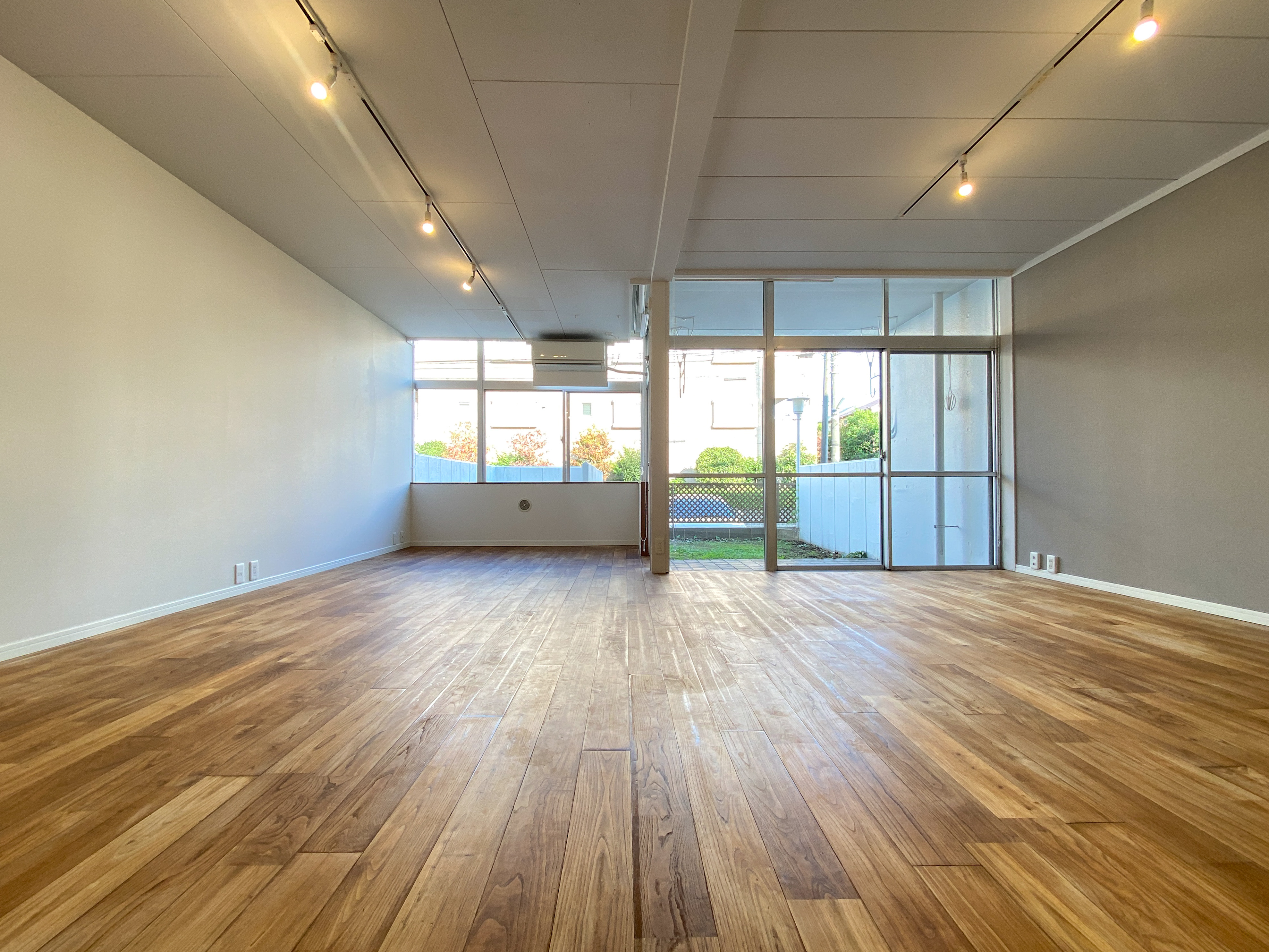 開放的な自然派リノべ 106の内観