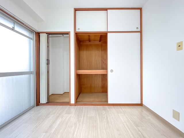 見せる押し入れ収納 301の内観
