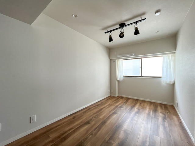 I,m HOME 204の内観