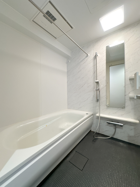 参宮橋の竜宮城 708の内観