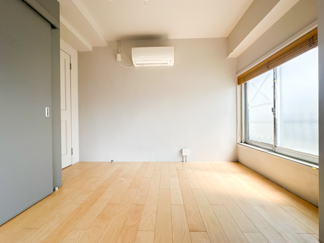 参宮橋の竜宮城 708の内観