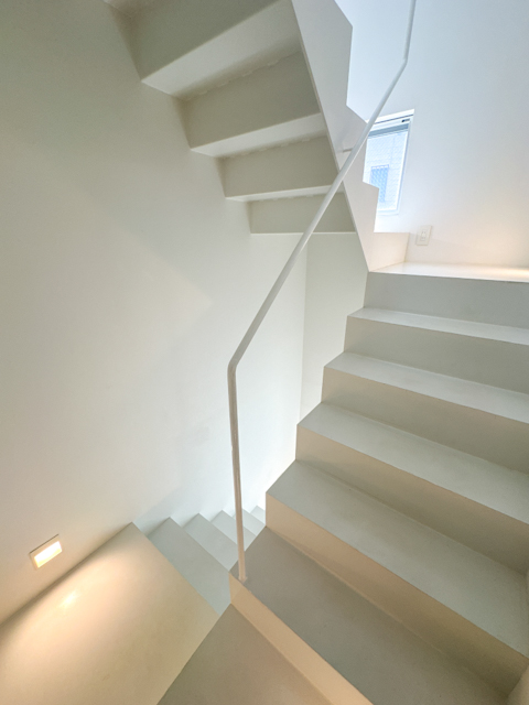 空を眺めて 01の内観