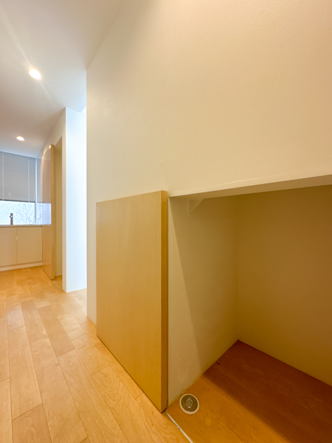 空を眺めて 01の内観