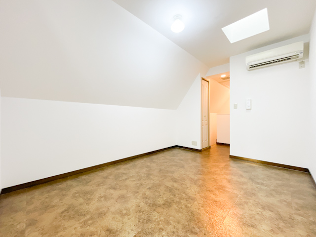小さなパリのお部屋 204の内観