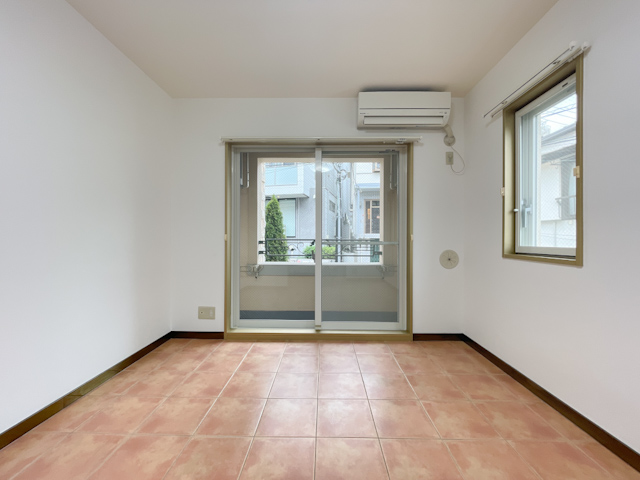 小さなパリのお部屋 204の内観