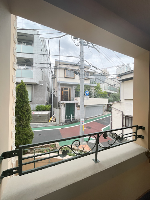 小さなパリのお部屋 204の内観
