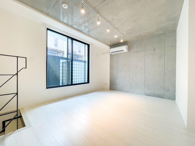 明暗メゾネット 104の外観