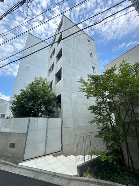三茶のドアを開けると 402の内観