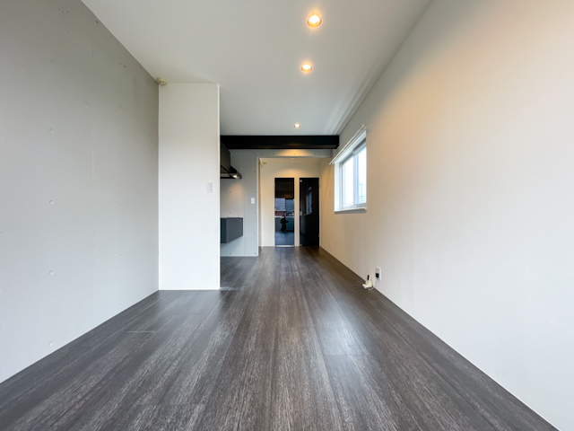 シックなお部屋で Eの内観