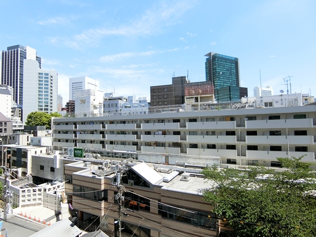 渋谷を眺める 803の内観