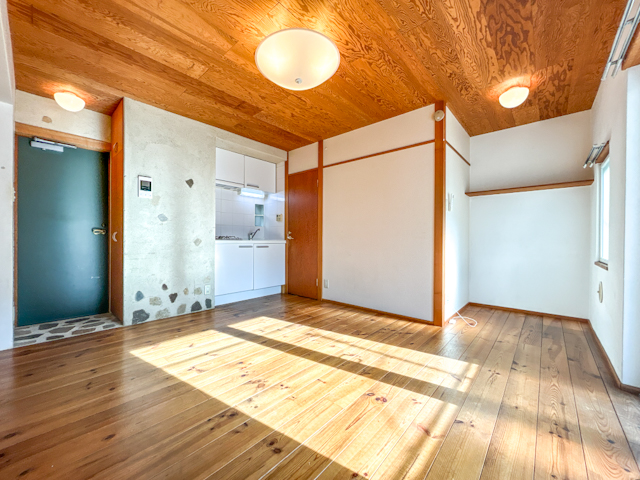 あの世界が高円寺に 206の内観