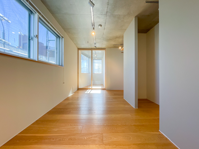 凹凸を上手に 403の内観