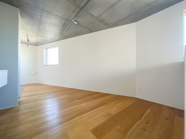 鋭角を魅せる 404の内観