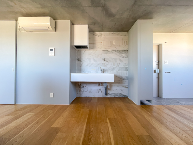 鋭角を魅せる 404の内観