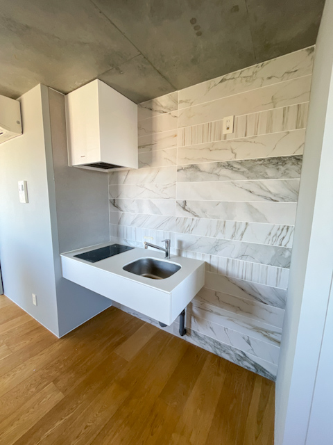 鋭角を魅せる 404の内観