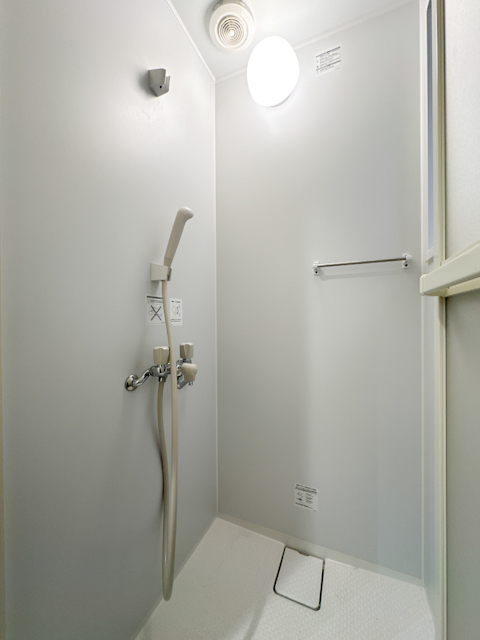 横長のシルエット 102の内観