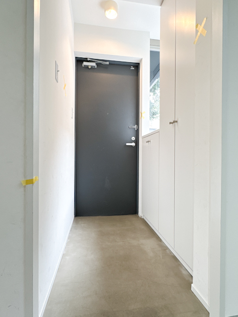 横長のシルエット 102の内観