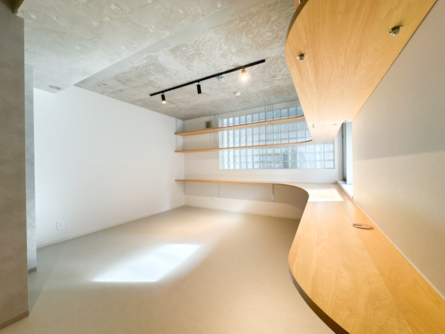 曲線美 104の内観