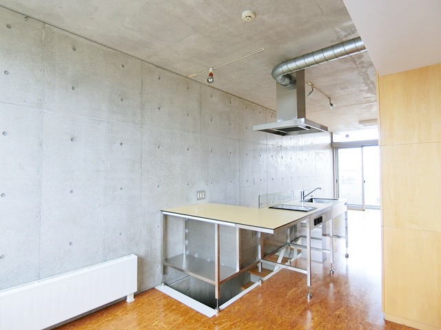 差し色は黄色 309の内観