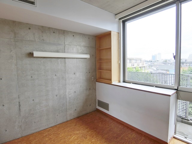 差し色は黄色 309の内観