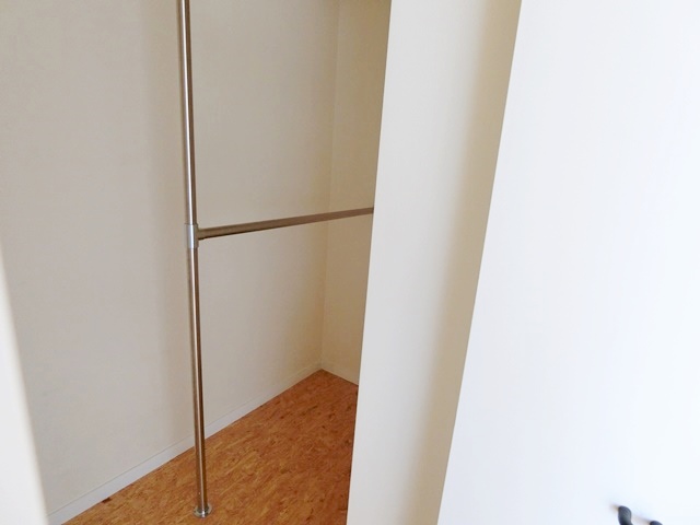 差し色は黄色 309の内観