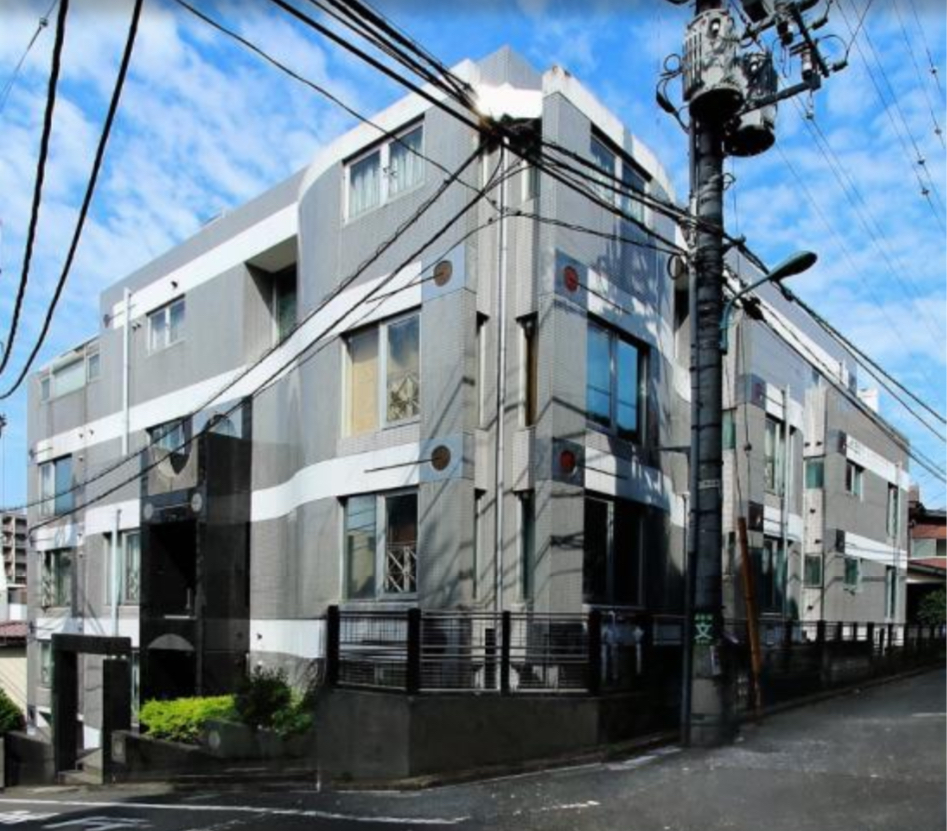 対称で独創的な温かみ 206の内観