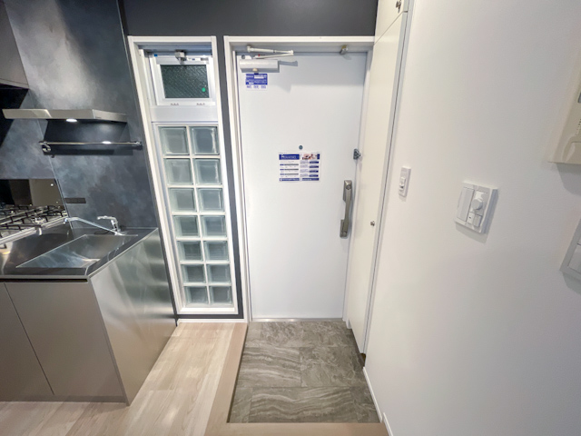 凹凸基地 105の内観