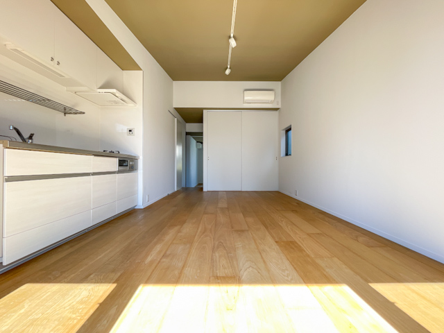 風と光の揺めき 302の内観