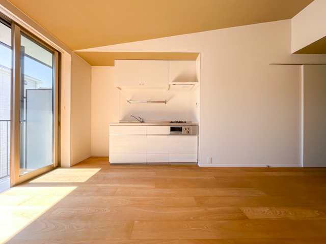 風と光の揺めき 302の内観