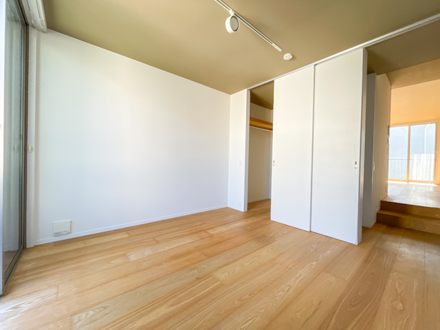 風と光の揺めき 302の内観