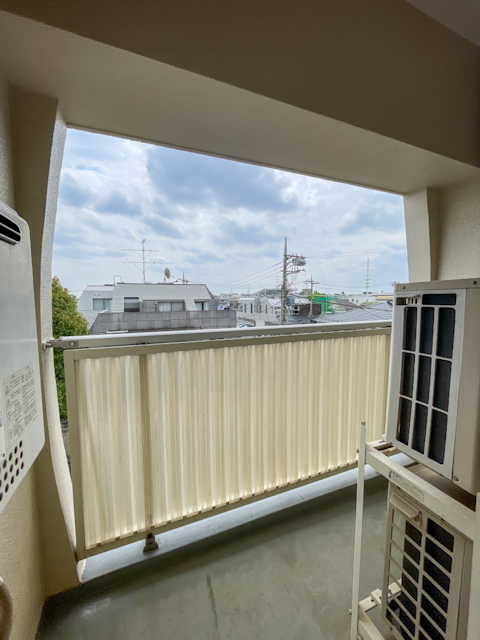 淡く白く彩る 305の内観