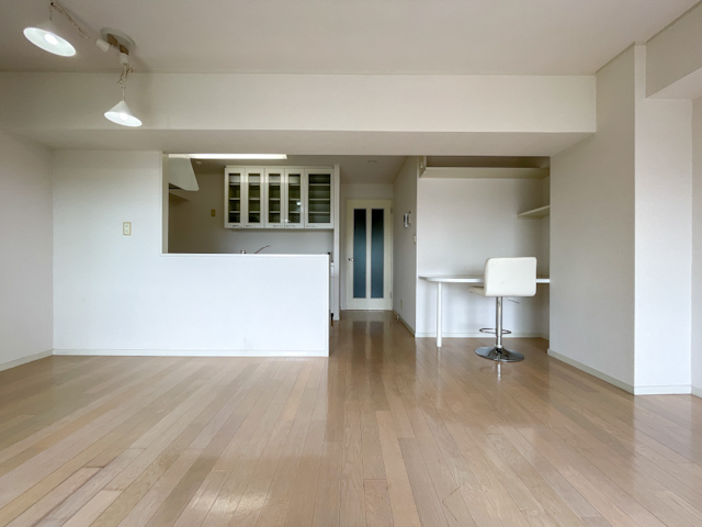 淡く白く彩る 305の外観