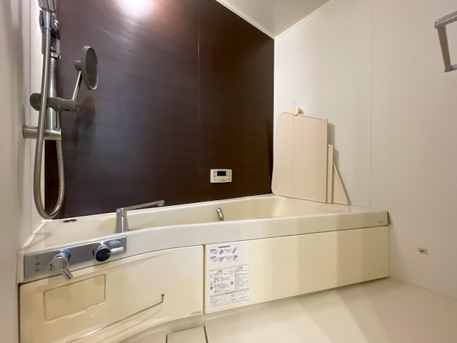 緑をうつす洗練デザイナーズ 102の内観