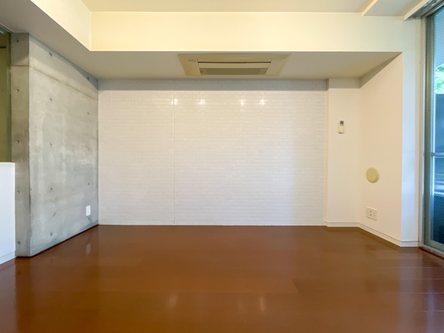 緑をうつす洗練デザイナーズ 102の内観