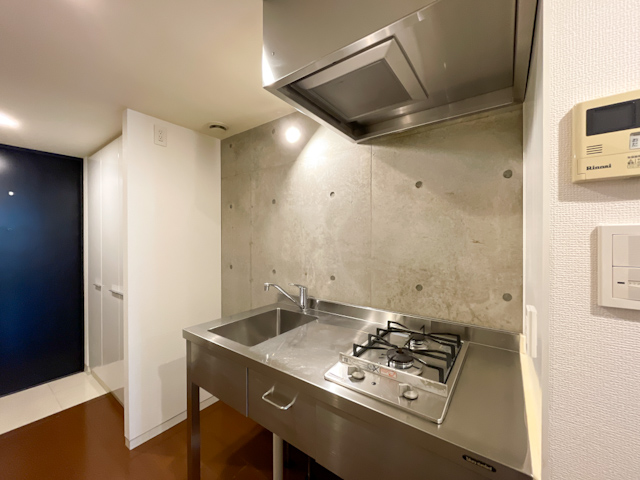 緑をうつす洗練デザイナーズ 102の内観