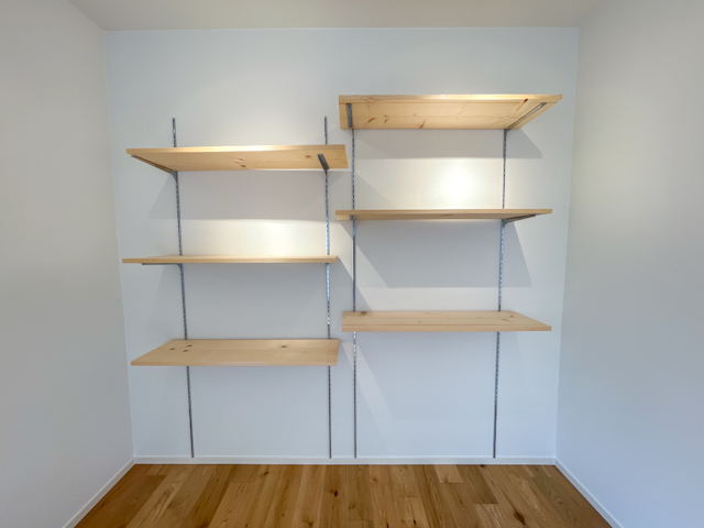 無垢床を堪能 101の内観