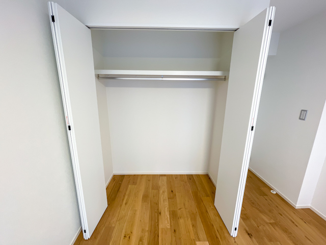 無垢床を堪能 101の内観