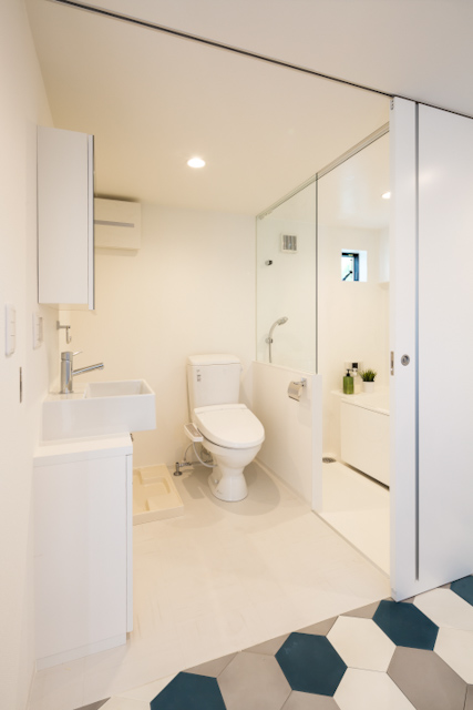 つながる街のアートなメゾネット 07の内観