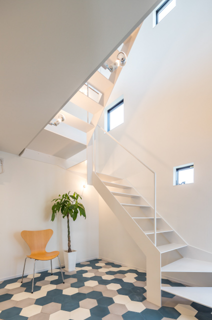 つながる街のアートなメゾネット 07の内観