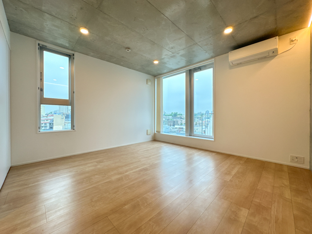 渋谷を日常に 502の内観