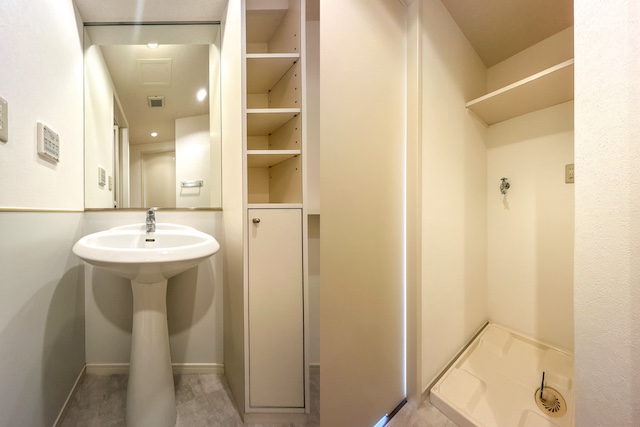 神泉メゾネット 402の内観