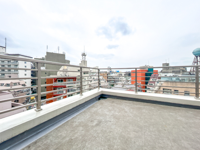 神泉メゾネット 402の内観