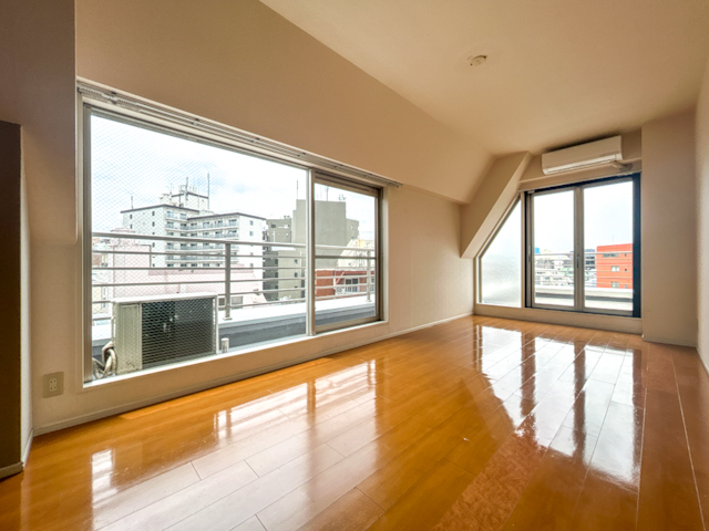 神泉メゾネット 402の内観