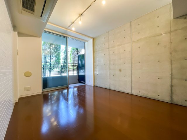 緑をうつす洗練デザイナーズ② 202の外観