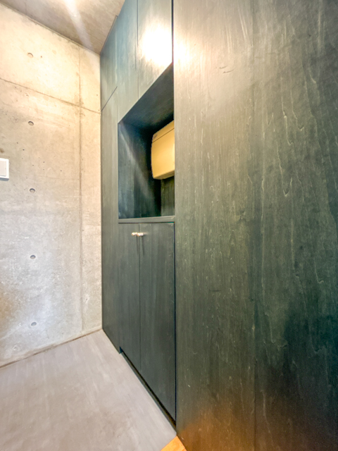 ネイビーとグレー 304の内観