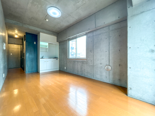 ネイビーとグレー 304の外観