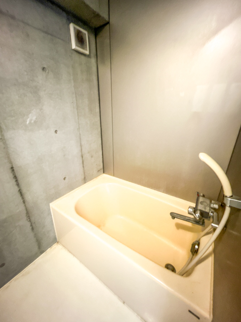 ネイビーとグレー 304の内観