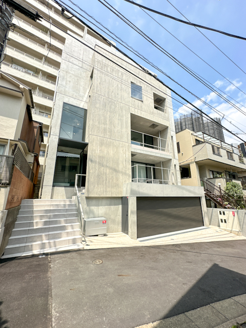 恵比寿の空の下 301の内観
