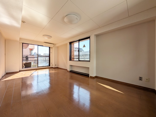 新宿なのに開放感！ 501の内観