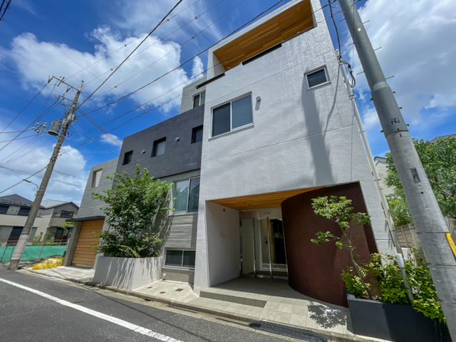 地下の開放感メゾネット 102の内観